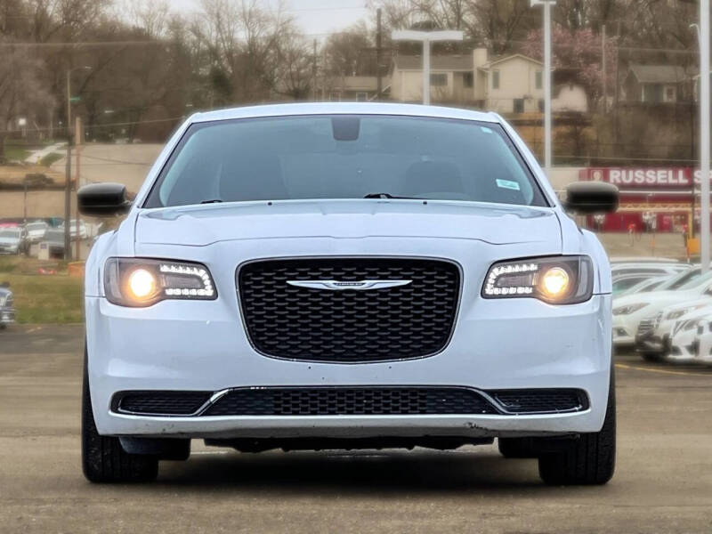 2019 Chrysler 300