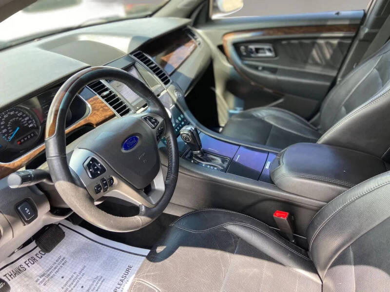 2017 Ford Taurus Limited