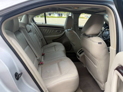 2010 Ford Taurus Limited