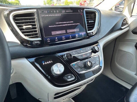 2022 Chrysler Pacifica Touring L