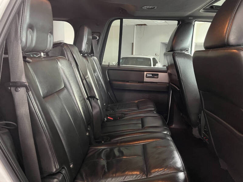 2013 Ford Expedition Limited photo 29