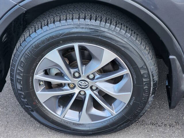 2017 Toyota RAV4 Hybrid XLE