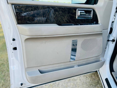 2016 Lincoln Navigator Select