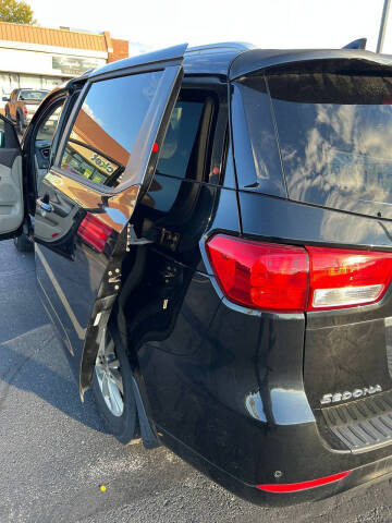 2015 Kia Sedona LX