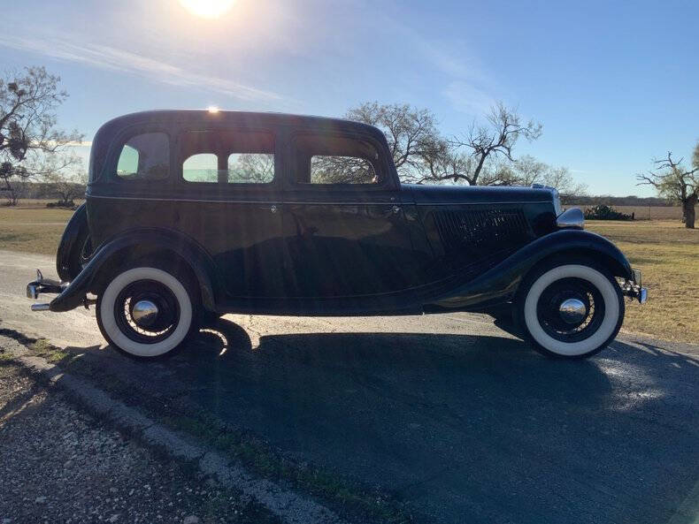 1934 Ford Tudor