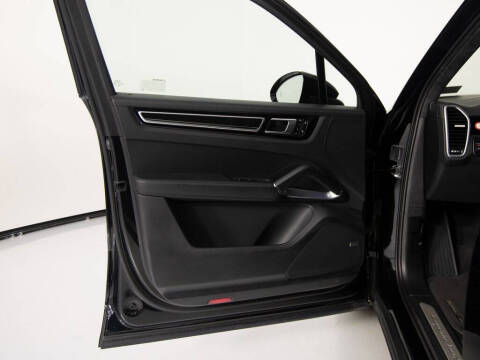 2023 Porsche Cayenne Turbo