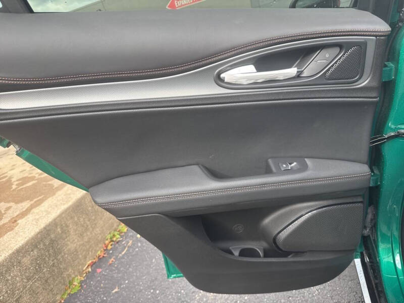 2025 Alfa Romeo Stelvio Intensa