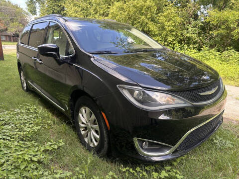 2017 Chrysler Pacifica Touring-L