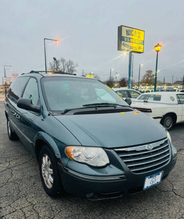 2005 Chrysler Town and Country for sale at NICAS AUTO SALES INC in Loves Park IL