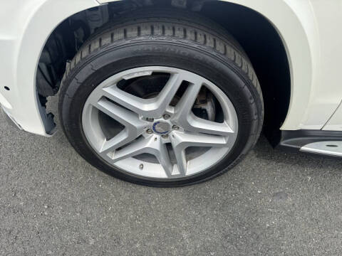 2014 Mercedes-Benz GL-Class GL 550 4MATIC