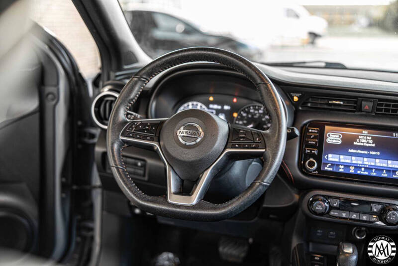 2021 Nissan Kicks SR
