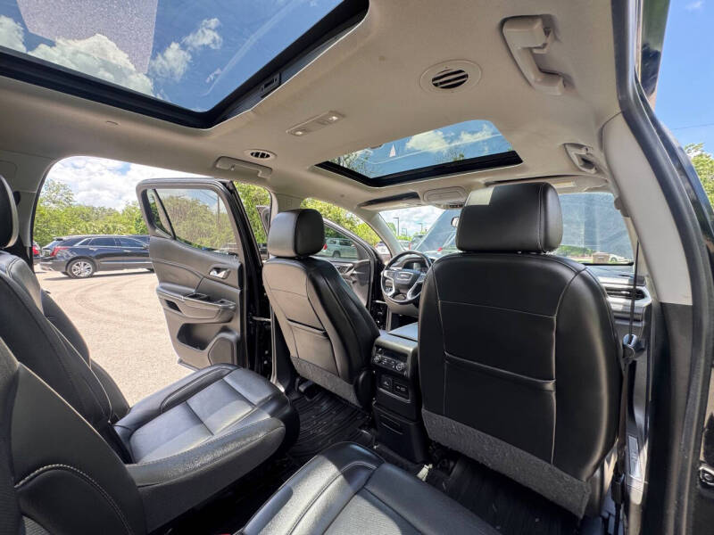 2022 GMC Acadia SLT