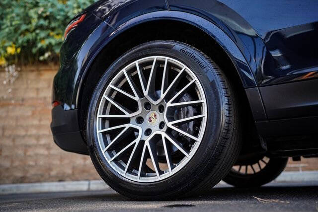 2023 Porsche Cayenne Coupe Platinum Edition