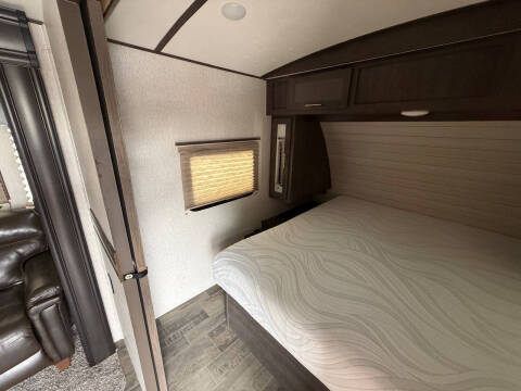 2020 Crossroads RV Sunset Trail