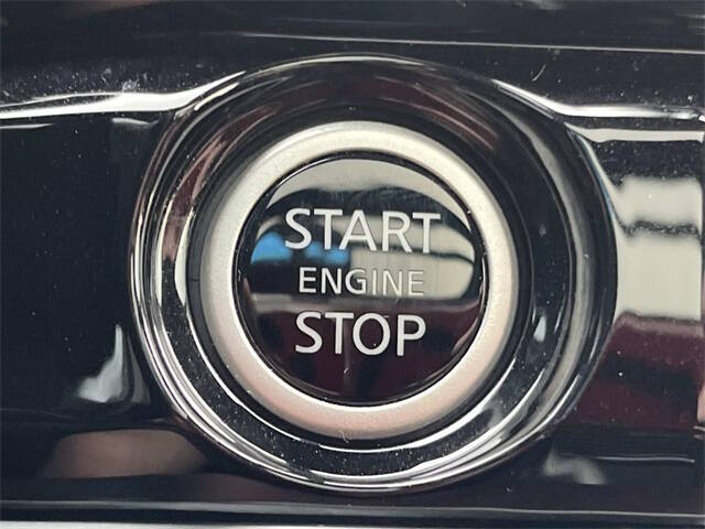 2023 Nissan Pathfinder SV