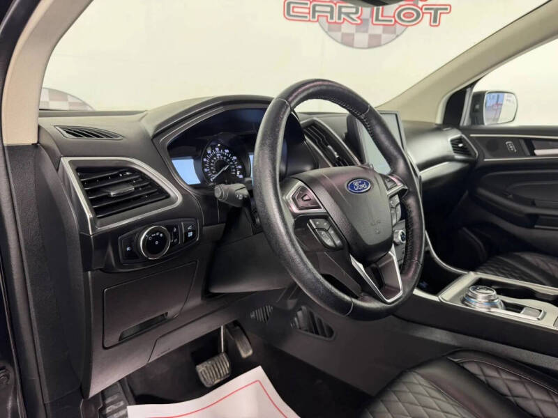 2023 Ford Edge Titanium