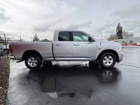 2017 RAM 1500 SLT