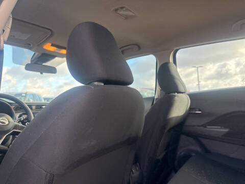 2023 Nissan Kicks SV