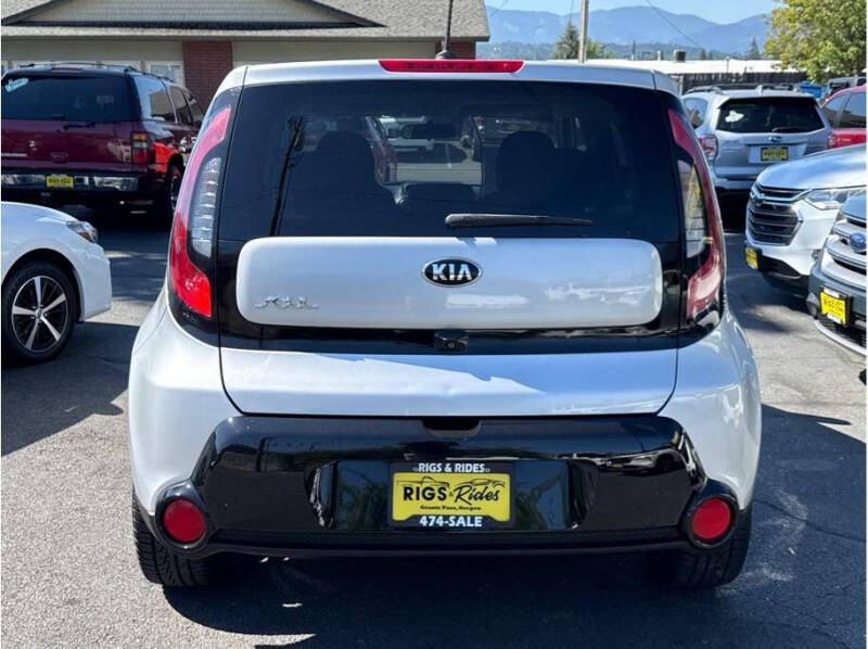 2016 Kia Soul +
