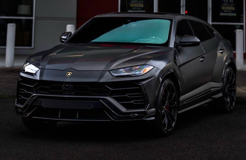 2021 Lamborghini Urus's photo