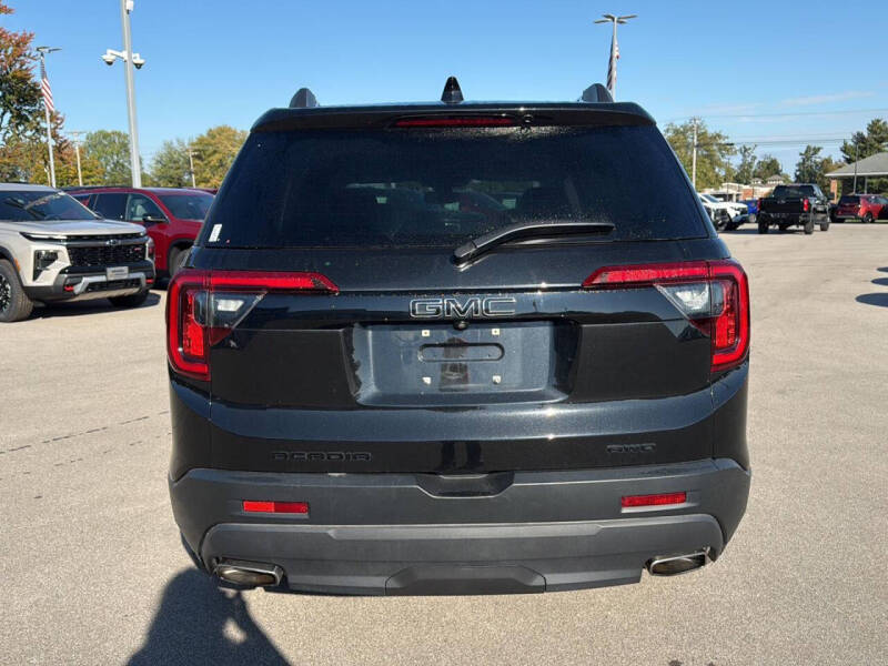 2023 GMC Acadia SLT