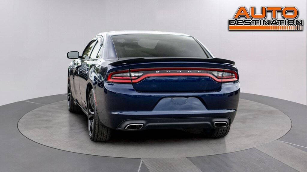 2017 Dodge Charger for sale at Auto Destination in Puyallup, WA