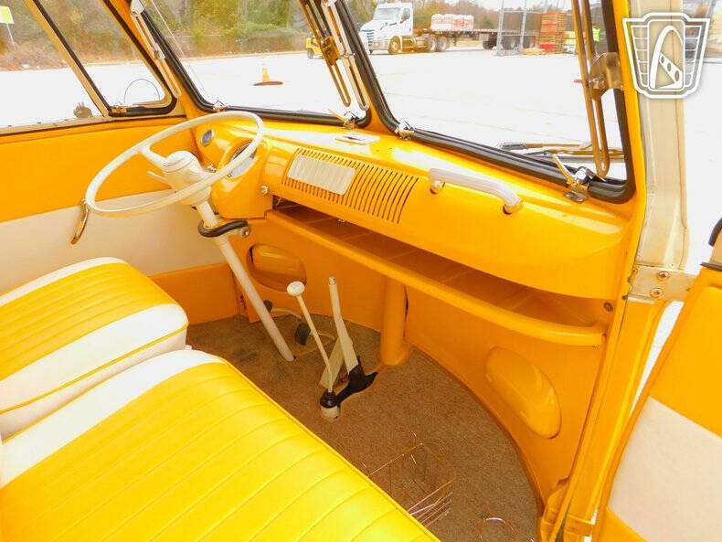 1975 Volkswagen Type 2