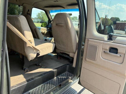 2002 Ford E-Series