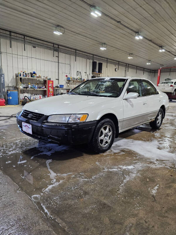 1999 Toyota Camry for sale at WESTSIDE GARAGE LLC in Keokuk IA