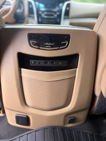 2018 Cadillac Escalade Platinum