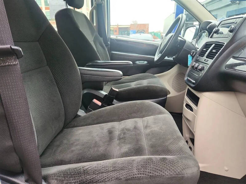 2016 Dodge Grand Caravan American Value Package