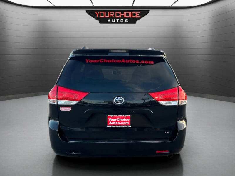 2014 Toyota Sienna LE 8-Passenger