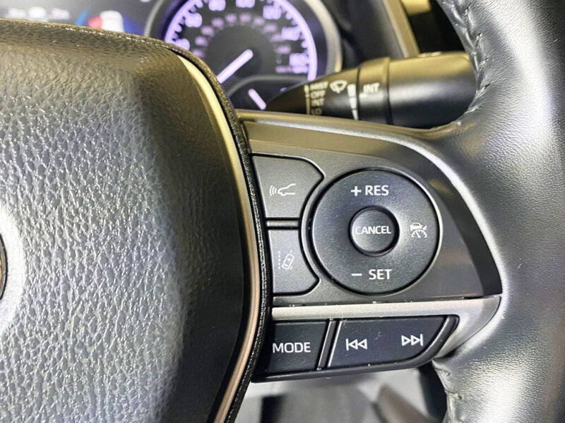 2022 Toyota Camry Hybrid XLE