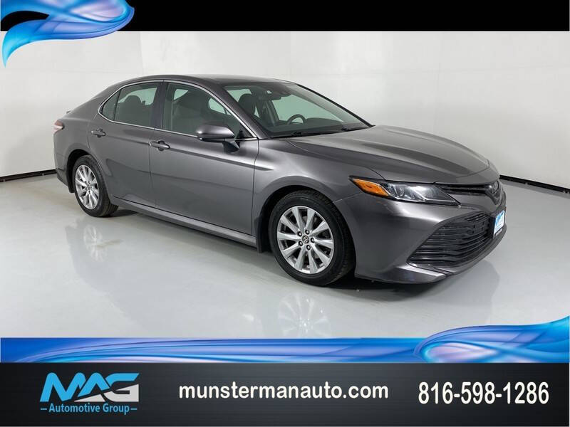 2020 Toyota Camry LE's photo