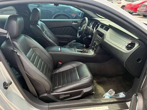 2012 Ford Mustang V6