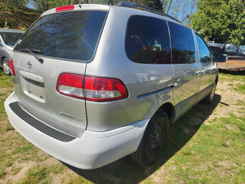 2002 Toyota Sienna CE