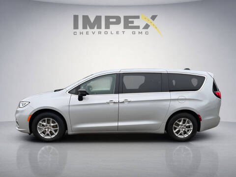 2024 Chrysler Pacifica Touring L