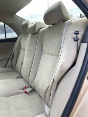 2013 Toyota Corolla LE