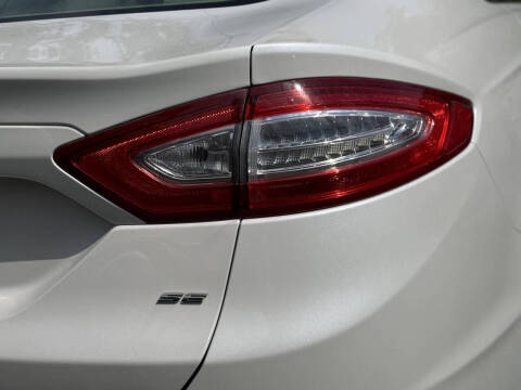 2015 Ford Fusion SE