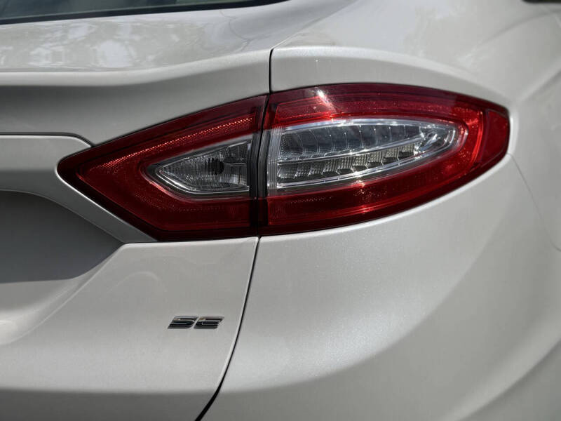 2015 Ford Fusion SE