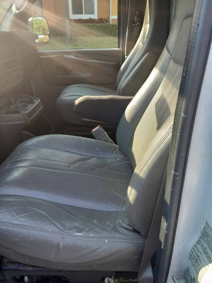 2014 Chevrolet Express  - $9,950