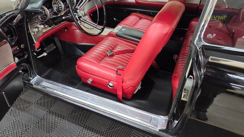 1962 Ford Thunderbird