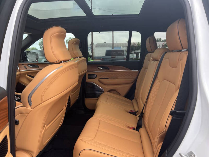 2025 Jeep Grand Cherokee Summit