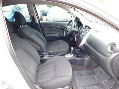 2015 Nissan Versa 1.6 SV