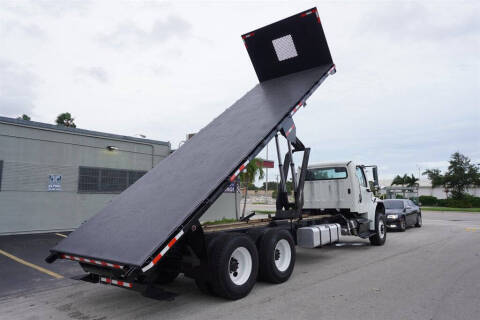 2015 Freightliner M2 106