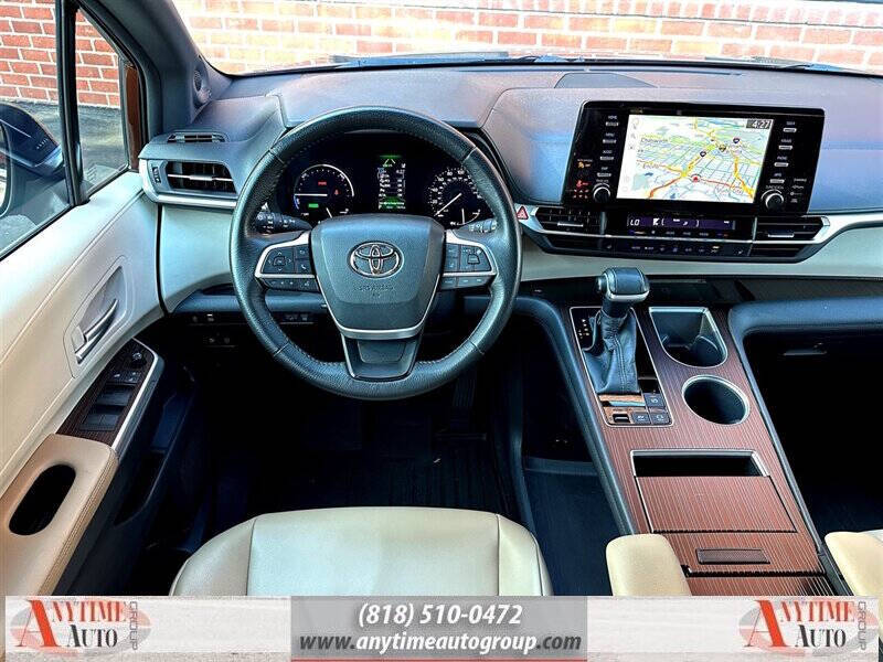 2021 Toyota Sienna XLE 8-Passenger