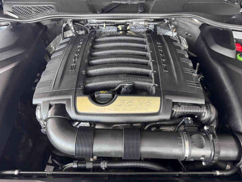 2018 Porsche Cayenne Platinum Edition