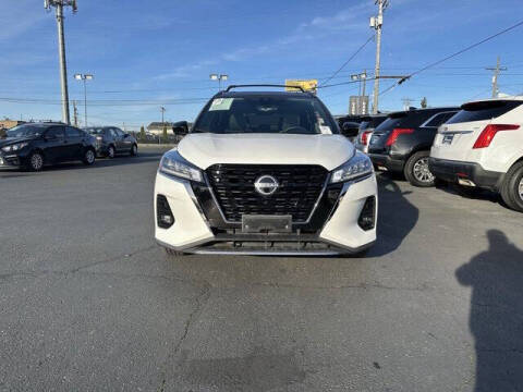 2023 Nissan Kicks SR