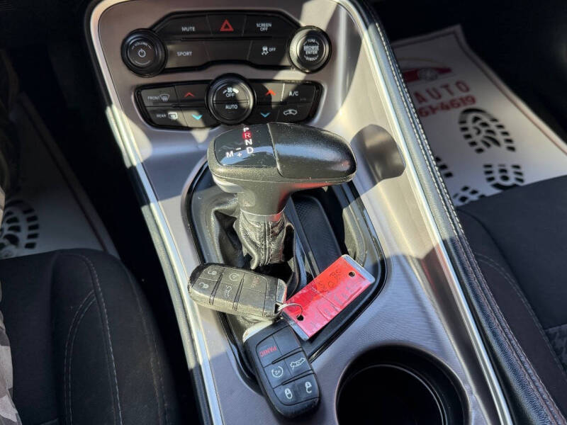 2021 Dodge Challenger SXT