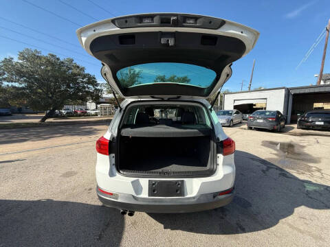 2017 Volkswagen Tiguan 2.0T Wolfsburg Edition